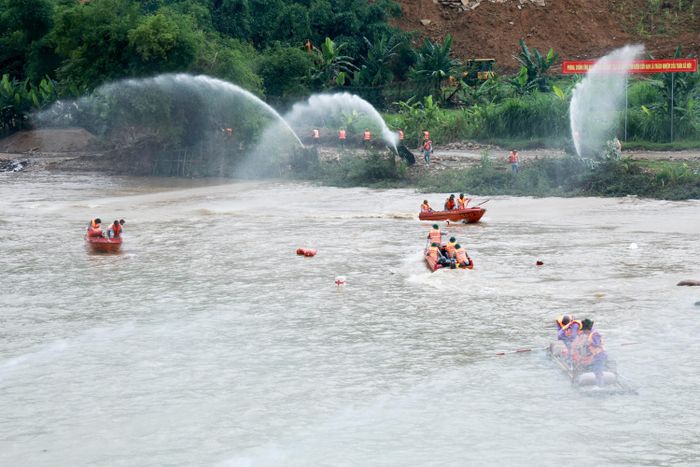 Diễn tập thực binh phòng chống lũ ống, lũ quét và cứu nạn, cứu hộ