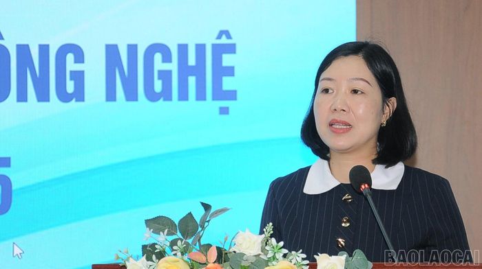 Đồng chí Nguyễn Thị Lan Anh - Phó Giám đốc Sở Khoa học và Công nghệ phát biểu tại hội nghị.