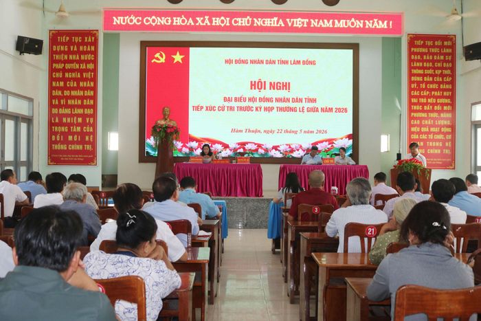 Toàn cảnh Hội nghị Đại biểu HĐND tỉnh tiếp xúc cử tri trước kỳ họp thường lệ giữa năm 2026