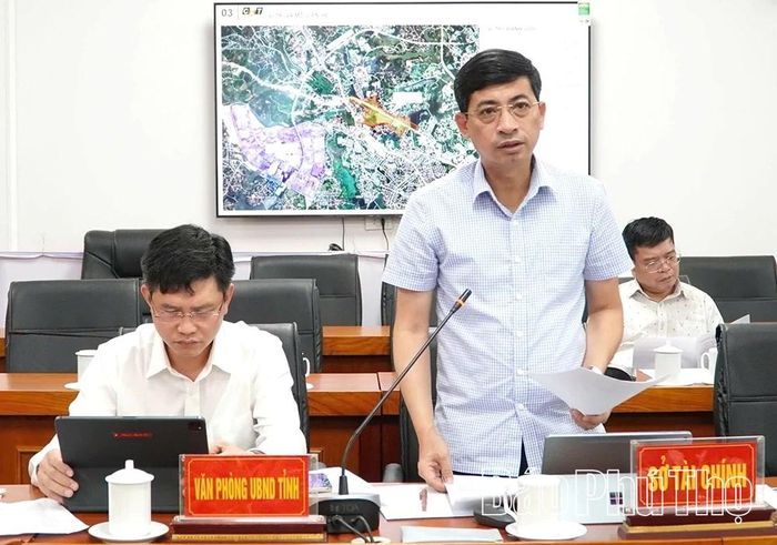 Lãnh đạo Sở Tài chính báo cáo thẩm định Dự án khu đô thị mới hai bên đường Nguyễn Tất Thành.