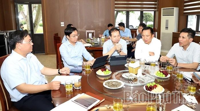 Trong Chương trình Cà phê doanh nhân, Chủ tịch UBND tỉnh trực tiếp trao đổi, tháo gỡ khó khăn cho doanh nghiệp.