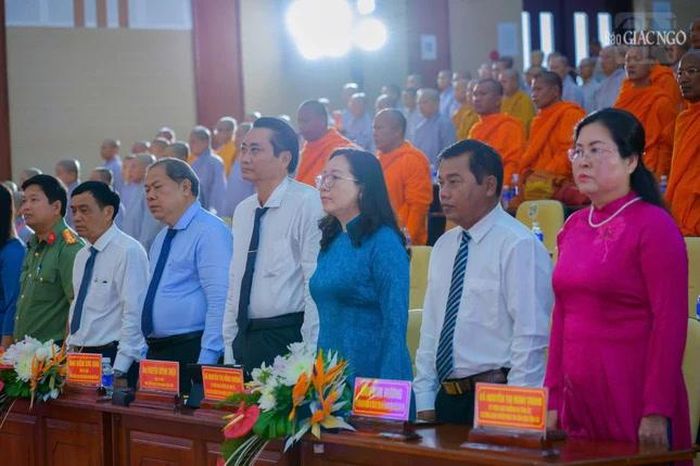 Lãnh đạo chính quyền tỉnh Vĩnh Long hiện diện tham dự buổi lễ