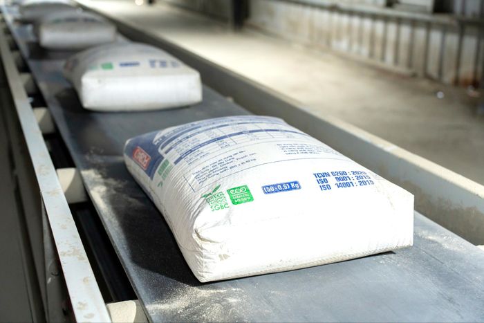 Trong 4 tháng đầu năm, tiêu thụ xi măng nội địa đạt 26,36 triệu tấn, tăng 16% so với cùng kỳ năm 2025.