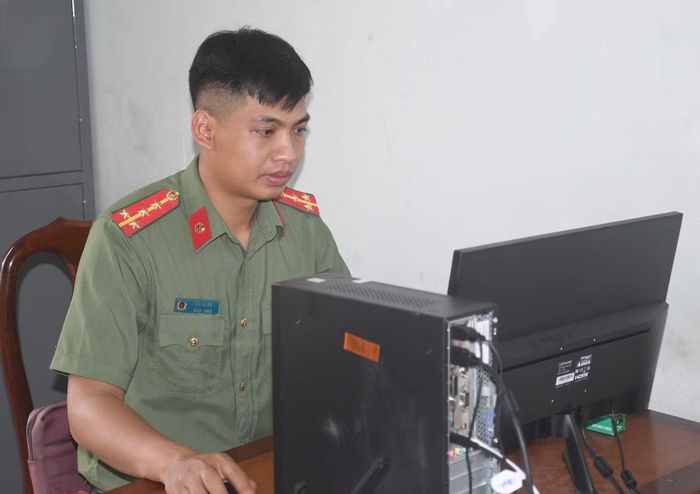 Đại úy Lâm Sa Rai, cán bộ Công an xã Cầu Kè.