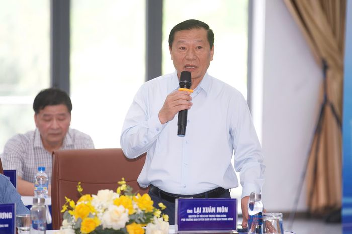 Ông Lại Xuân Môn phát biểu tại hội nghị