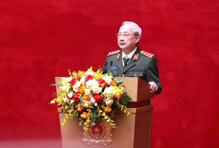 Thượng tướng, GS.TS Nguyễn Văn Thành, nguyên Ủy viên Trung ương Đảng, nguyên Thứ trưởng Bộ Công an, Phó chủ tịch chuyên trách Hội đồng Lý luận Trung ương nhiệm kỳ 2021 - 2026. Ảnh: Công an Thành phố Đà Nẵng.