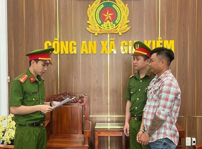 Nguyễn Đức Tiến tại cơ quan công an. Ảnh: CATPĐN