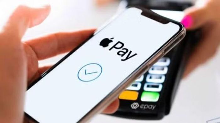 Ở mảng thanh toán, nền tảng Apple Pay cùng công nghệ StoreKit đã bảo vệ hơn 5,4 triệu thẻ tín dụng bị đánh cắp khỏi các giao dịch bất hợp pháp, cho thấy Apple đang ngày càng biến App Store thành một trong những hệ sinh thái số an toàn nhất thế giới.