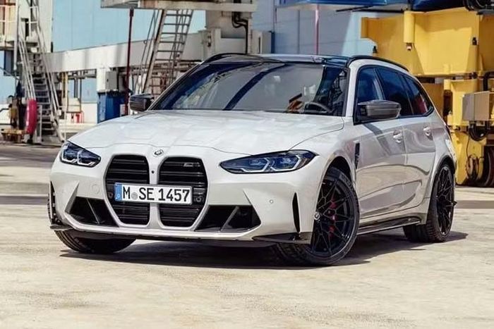 Ngoài ra còn có ghế đua carbon chuyên dụng trị giá 325 triệu đồng và hệ thống hỗ trợ lái nâng cao ADAS trị giá 200 triệu đồng. Đặc biệt, gói tối ưu hiệu suất toàn diện M Race Track Package có giá trị lên đến 1,1 tỷ đồng, có thể dễ dàng đẩy tổng giá trị lăn bánh của xe vượt qua ngưỡng 7 tỷ đồng.