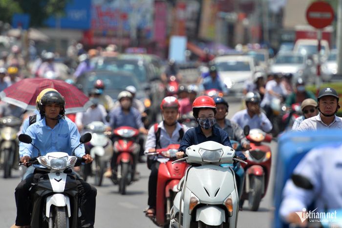 Miền Bắc và Trung Bộ bước vào đợt cao điểm nắng nóng gay gắt. Ảnh minh họa: Nam Khánh