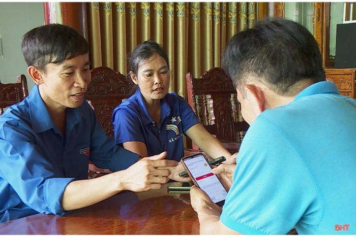 Hoạt động của tổ chuyển đổi số cộng đồng với nòng cốt là đoàn viên thanh niên đang được triển khai hiệu quả tại nhiều địa phương, góp phần hỗ trợ người dân tiếp cận các tiện ích số.