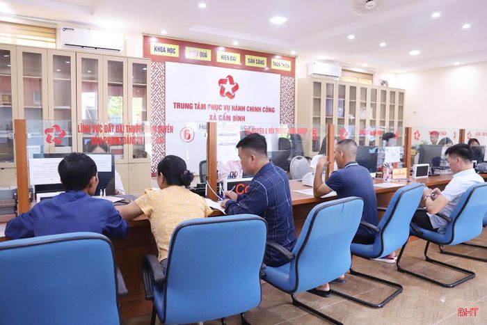 UBND xã Cầm Bình triển khai mô hình “Ngày thứ sáu không hẹn”, "Công sở thân thiện".