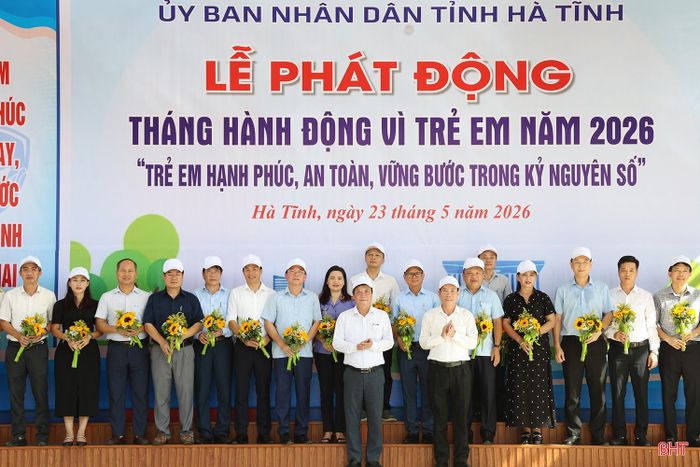 Tại buổi lễ, Quỹ Bảo trợ trẻ em tỉnh Hà Tĩnh đã tiếp nhận sự ủng hộ của các tổ chức, cá nhân với tổng giá trị trên 11 tỷ đồng.