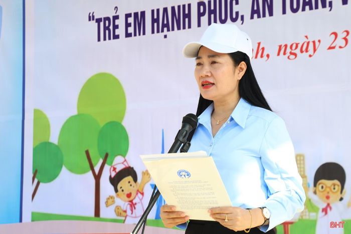 Phó Chủ tịch HĐND tỉnh Nguyễn Thị Việt Hà phát biểu chỉ đạo tại lễ phát động.