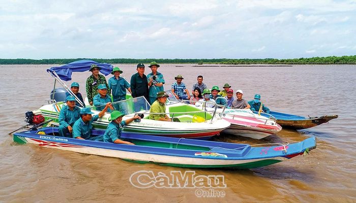 Hoạt động du lịch trải nghiệm rừng - biển là tiềm năng có thể giúp Ðất Mũi phát triển nhanh.