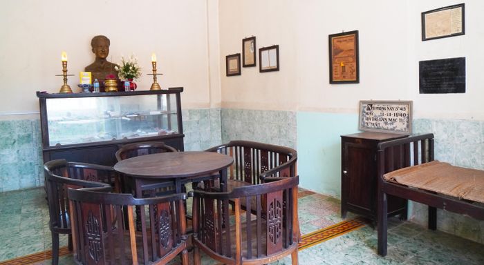  Không gian căn phòng nhà thơ Hàn Mạc Tử 