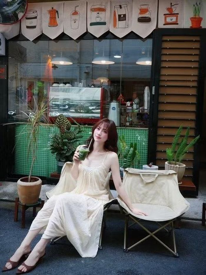 Phương Anh Đào vừa chia sẻ loạt ảnh đời thường, nhanh chóng nhận được sự quan tâm từ khán giả.