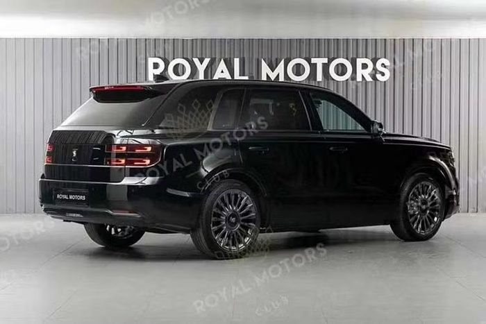 Toyota Century 2024 nhập khẩu tư nhân được yêu cầu mức giá để sở hữu là 52,9 triệu Rúp (tương đương khoảng 19,43 tỷ đồng). Khoản tài chính này thậm chí vượt qua cả mức giá giao dịch phổ thông của một chiếc Rolls-Royce Cullinan Series II lướt đang có mặt tại thị trường Nga.