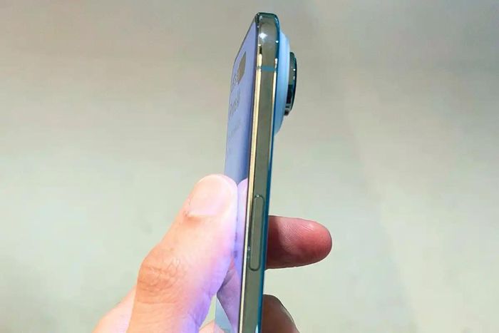 iPhone Air là chiếc iPhone mỏng nhất mà Apple từng sản xuất. Ảnh: Foundry
