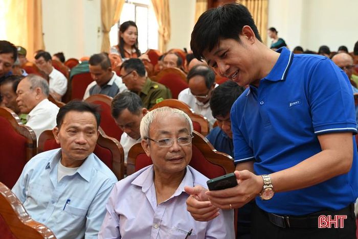  Quá trình phổ cập i-HaTinh đang được triển khai theo hướng hình thành thói quen tương tác số giữa người dân với chính quyền. 