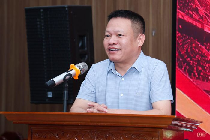 Ông Trần Quang Thưởng – Chủ tịch CLB Bóng đá Hồng Lĩnh Hà Tĩnh phát biểu tại buổi gặp mặt.