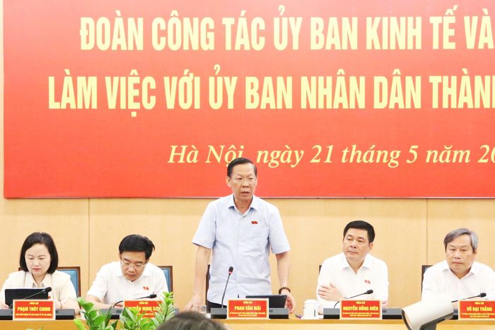 Chủ nhiệm Ủy ban Kinh tế và Tài chính Phan Văn Mãi phát biểu. Ảnh: Thanh Chi