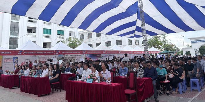 Ngày hội tiếp tục khẳng định vai trò của Trung tâm Dịch vụ việc làm Hải Phòng trong việc đồng hành cùng địa phương phát triển thị trường lao động. Ảnh VLHP