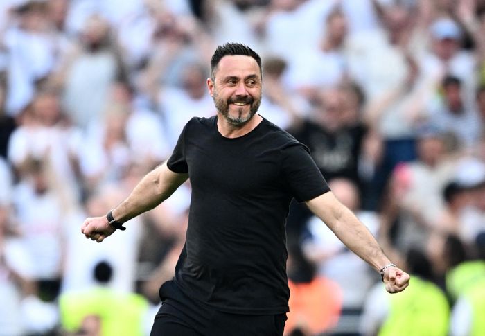  HLV người Italy có công lớn khi giúp Tottenham vực dậy ở giai đoạn cuối mùa, khi Spurs thắng 2, hòa 2 và chỉ thua 1 trận trong 5 vòng gần nhất. Thành tích này giúp CLB thành London trụ hạng thành công. 
