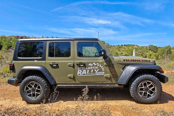  Hốc bánh xe hình thang giúp Jeep Wrangler tối ưu khả năng vượt địa hình nhờ tăng độ linh hoạt cho bánh xe. 