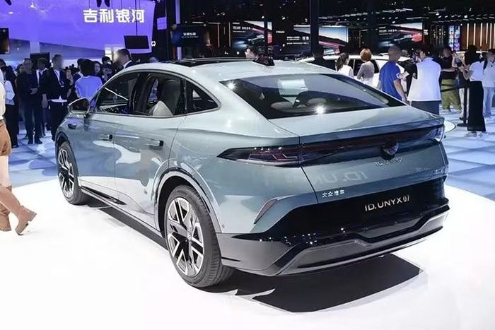 Kích thước dài x rộng x cao của Volkswagen ID. Unyx 07 lần lượt là 4.853 x 1.852 x 1.566 mm và chiều dài cơ sở 2.826 mm. Xe cạnh tranh trong phân khúc sedan cỡ D với những đối thủ như Toyota Camry và Honda Accord ở Trung Quốc.