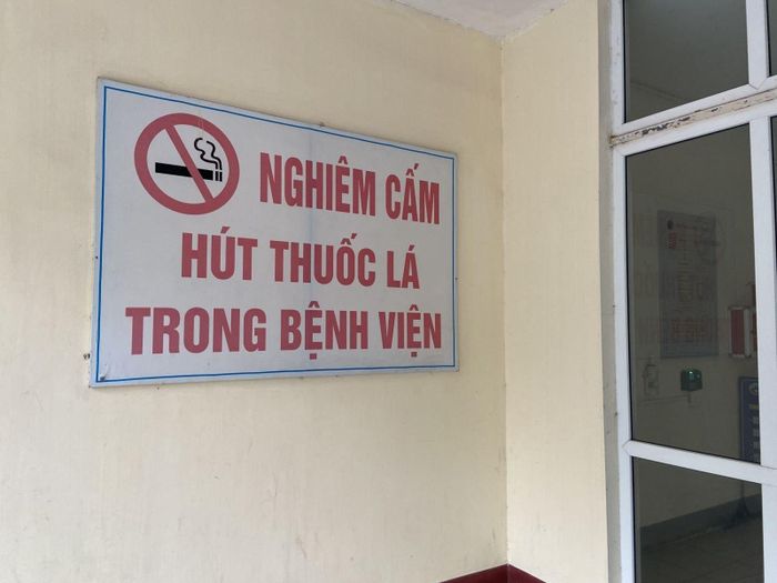 Môi trường không khói thuốc là nhiệm vụ quan trọng của các cơ sở y tế. Ảnh minh họa