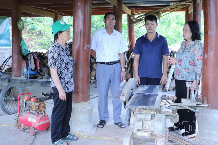 Hội Bảo trợ người khuyết tật và Bảo vệ quyền trẻ em tỉnh Điện Biên thường xuyên xuống cơ sở thăm hỏi, động viên hội viên phát triển kinh tế.