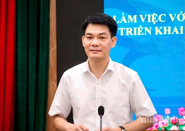 Đồng chí Nguyễn Đức Toàn, Ủy viên Ban Thường vụ Tỉnh ủy, Trưởng Ban Tuyên giáo và Dân vận Tỉnh ủy phát biểu kết luận hội nghị.
