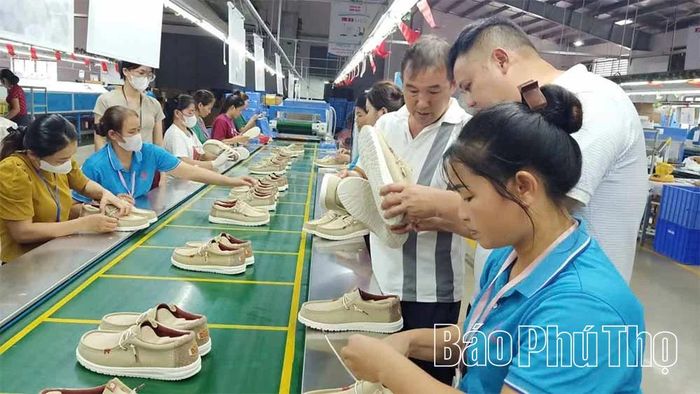 Công ty Thiên Diệu chuyên sản xuất giày các loại tạo việc làm cho 1000 lao động địa phương