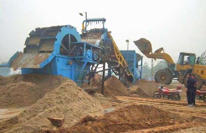 Các nhà đầu tư, nhà thầu thi công cũng cần chủ động tìm kiếm nguồn cát hợp pháp để phục vụ thi công công trình. Ảnh minh họa