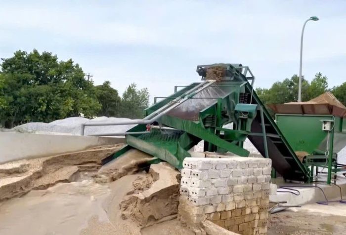 Rửa cát biển để thay thế cát tự nhiên phục vụ các công trình trọng điểm đang là vấn đề cấp bách khi ngày càng nhiều dự án trọng điểm đang cần khối lượng lớn cát để phục vụ thi công. Ảnh minh họa