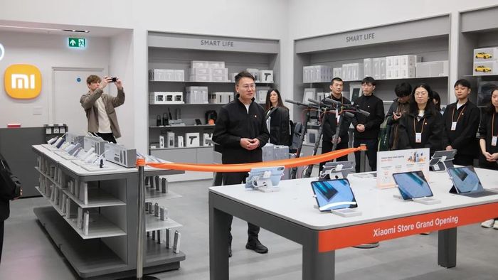  Cửa hàng Xiaomi tại Anh cho phép người dùng trải nghiệm camera mới nhất của hãng. Ảnh: Digital Camera World.
