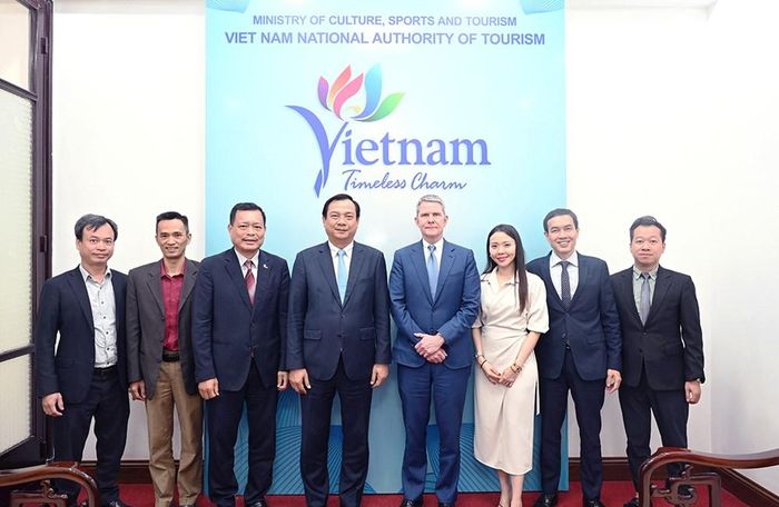 Đại diện 2 bên tham dự buổi làm việc