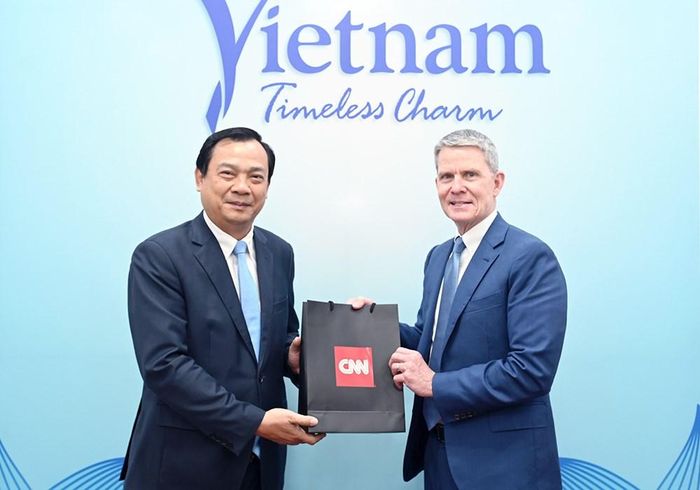 Phó Chủ tịch điều hành CNN International Commercial Phil Nelson khẳng định mong muốn tiếp tục được đồng hành, hỗ trợ Việt Nam trong các hoạt động xúc tiến, quảng bá du lịch quốc tế thời gian tới