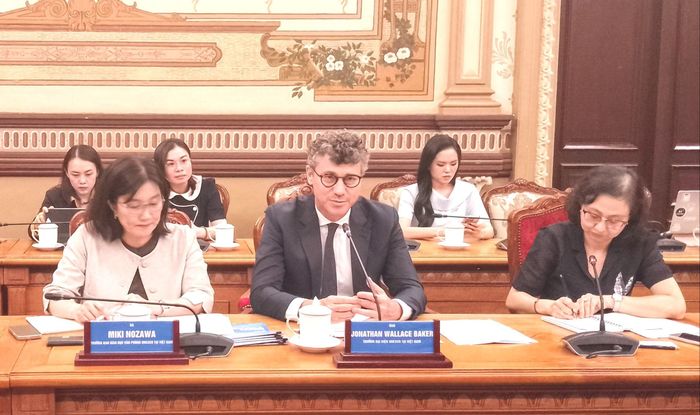  Trưởng đại diện UNESCO Jonathan Wallace Baker phát biểu tại buổi tiếp. Ảnh: MINH CHÂU 