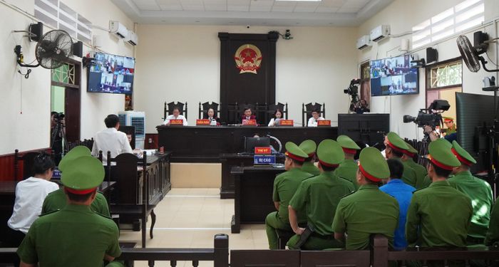Phiên tòa được mở xét xử công khai