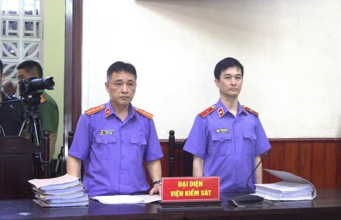 Đại diện Viện kiểm sát.