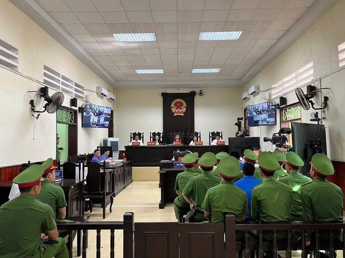 Phiên tòa xét xử “ Tài đen” và đồng bọn dùng súng cướp ngân hàng.