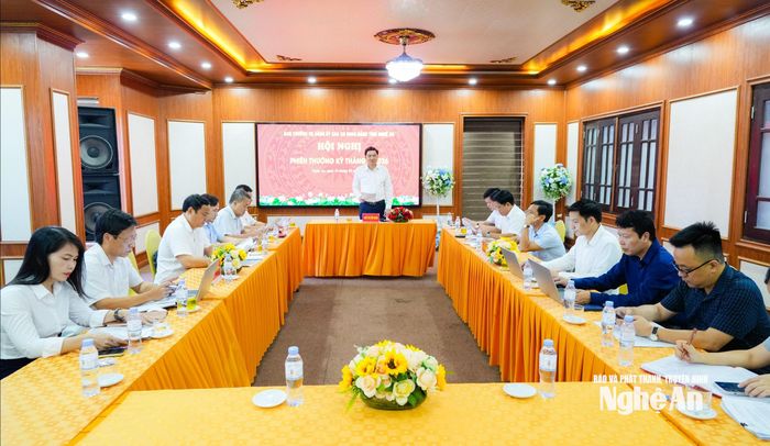 Quang cảnh phiên họp. Ảnh: T.L