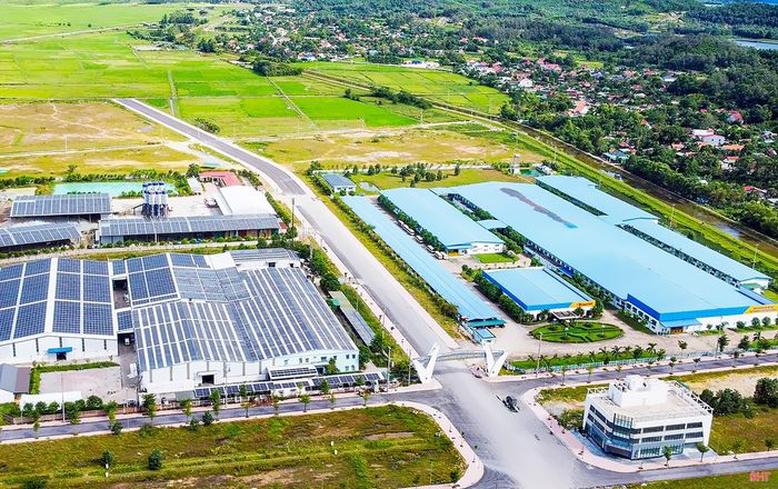 Trong lĩnh vực đầu tư, thời gian giải quyết thủ tục cũng được rút ngắn từ 32 ngày xuống còn 17 ngày, đồng thời giảm từ 22 xuống còn 14 thủ tục.