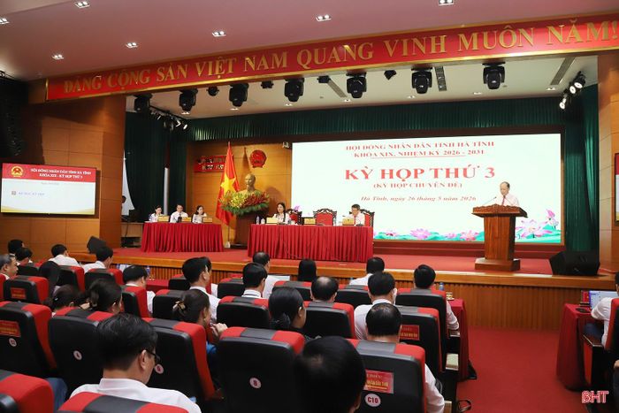 Đồng chí Nguyễn Hồng Lĩnh - Phó Bí thư Thường trực Tỉnh ủy, Chủ tịch HĐND tỉnh bế mạc kỳ họp.
