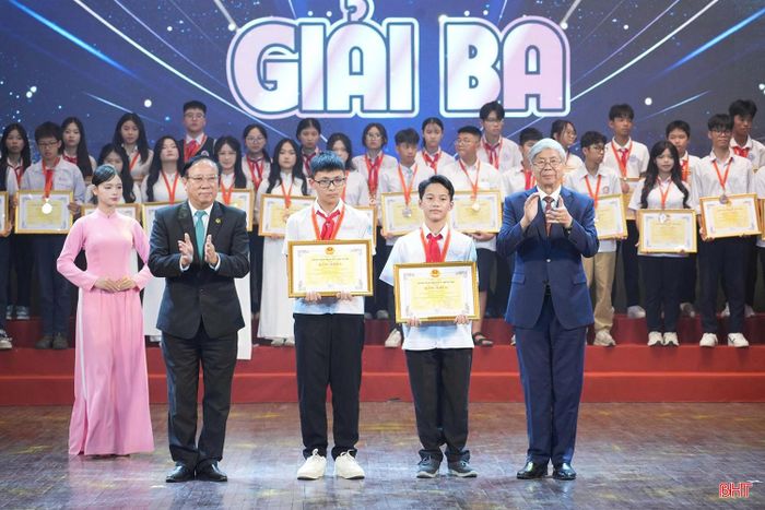 Liên hiệp các Hội KH&amp;KT Hà Tĩnh tổ chức sâu rộng phong trào thi đua lao động sáng tạo thông qua các hội thi, cuộc thi sáng tạo kỹ thuật.