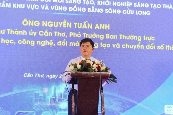 Ông Nguyễn Tuấn Anh, Phó bí thư Thành ủy Cần Thơ phát biểu ý kiến. Ảnh: S.K.H.
