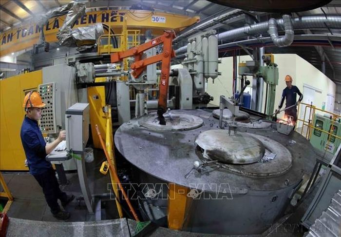 Công ty TNHH BIGL Việt Nam (vốn đầu tư của Singapore) tại KCN Sông Công II (tỉnh Thái Nguyên) chuyên sản xuất, gia công các sản phẩm linh kiện điện tử. Ảnh: Trần Việt/TTXVN