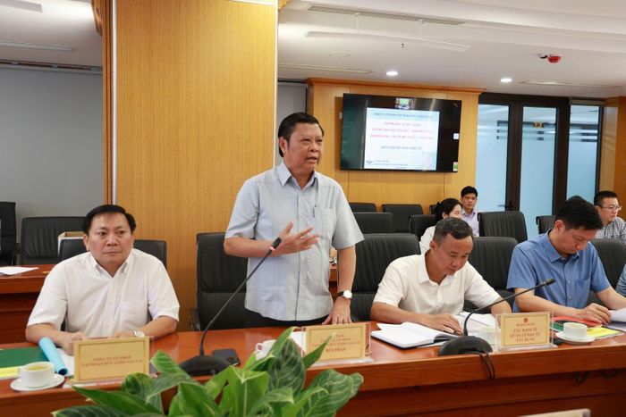 Ông Bùi Pháp - Chủ tịch Hội đồng quản trị Công ty CP Tập đoàn Đức Long Gia Laitrình bày đề xuất đầu tư tuyến cao tốc Pleiku – Buôn Ma Thuột – Gia Nghĩavới tổng mức đầu tư dự kiến gần 77.000 tỷ đồng.